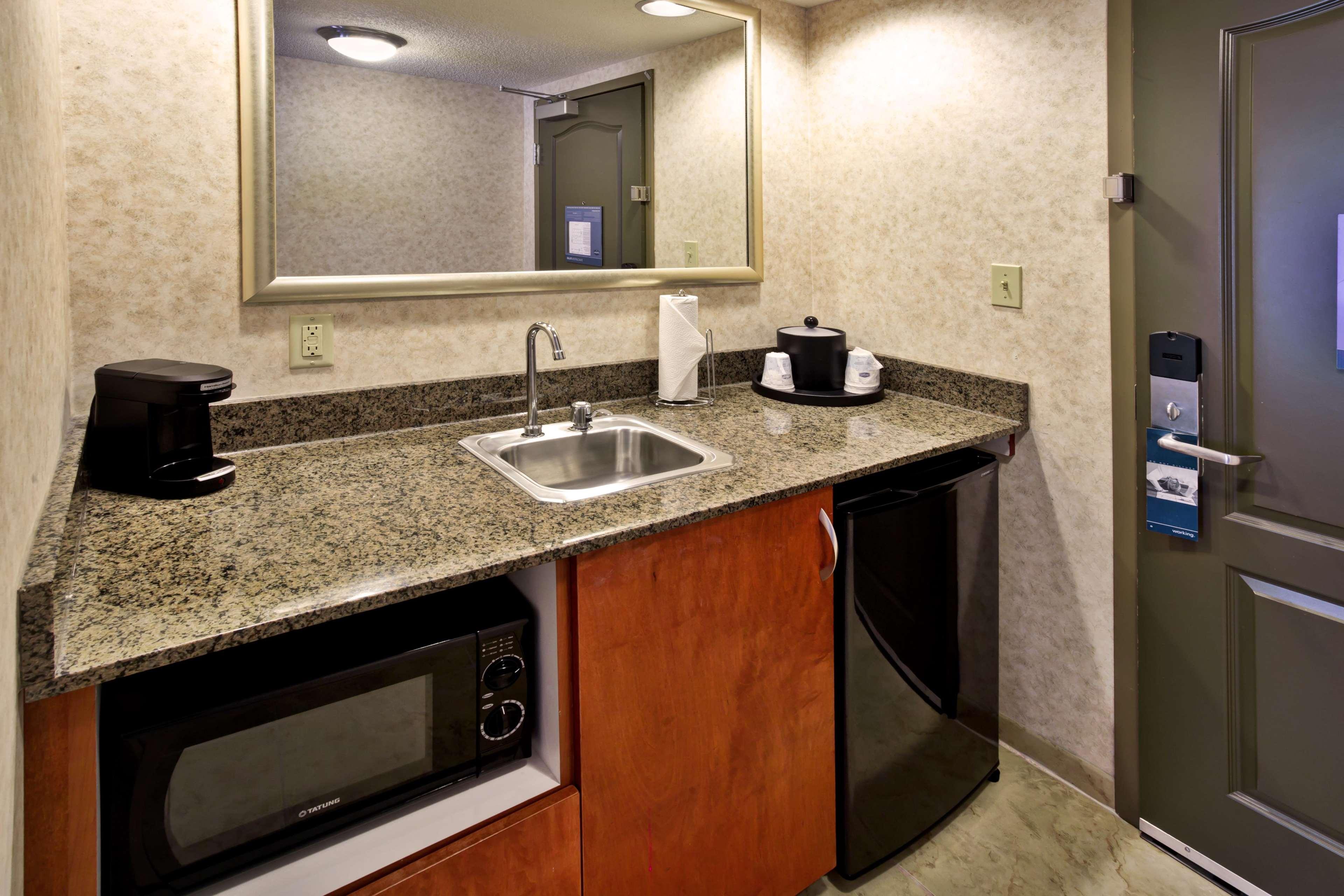 Hampton Inn & Suites Richmond/Virginia Center Глен Аллен Экстерьер фото